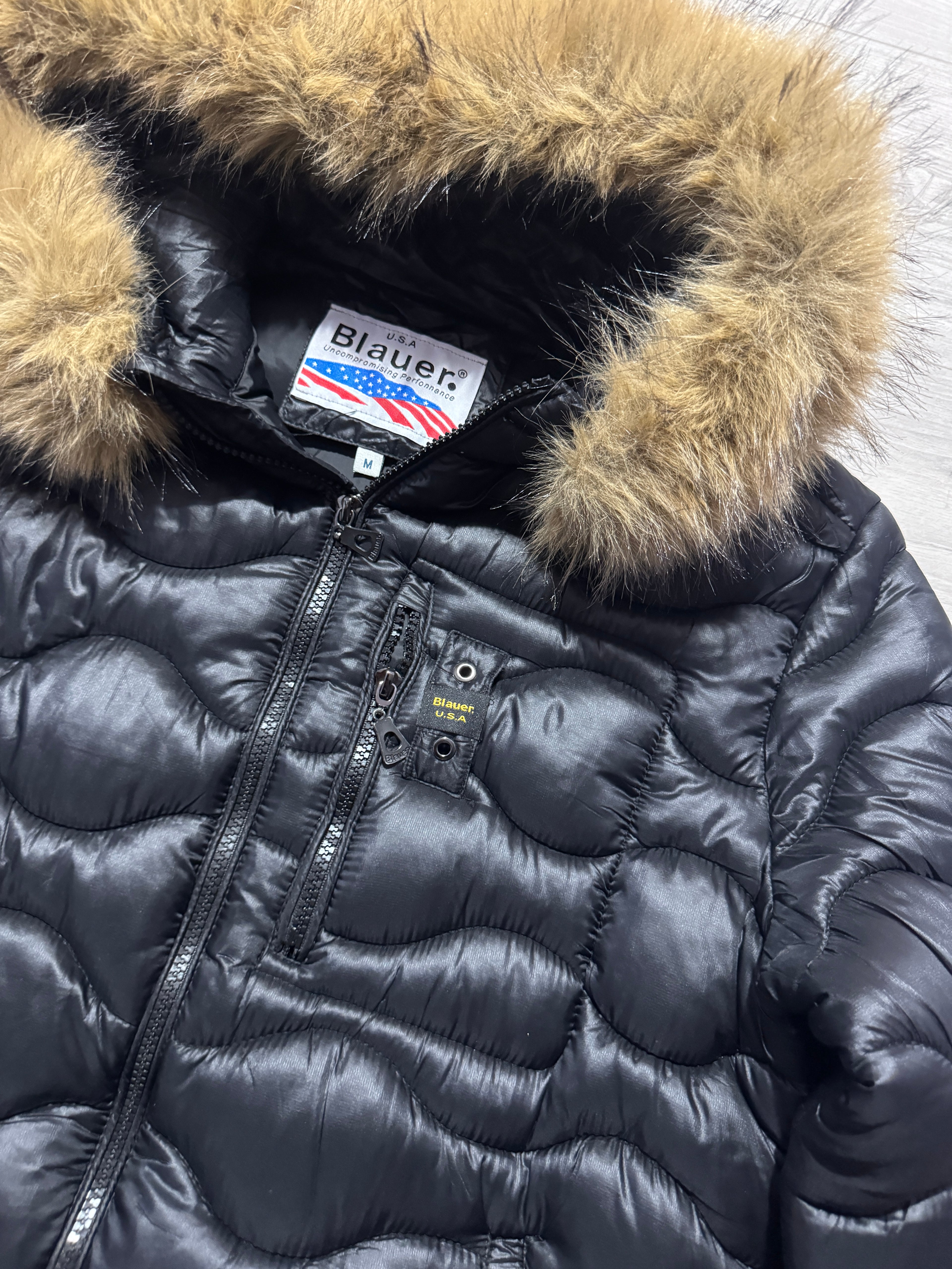 Blauer Piumino Ad Onde Wave pelo nero